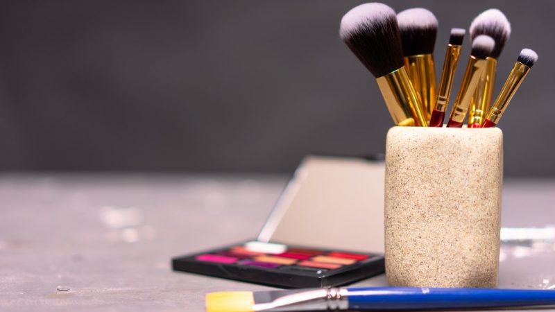 Buying Beauty Products on the Internet – Must-Know Tips for a Safe Purchase