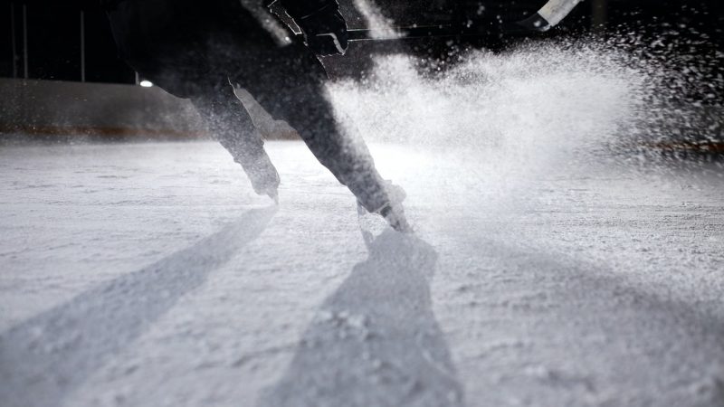 Synthetic Ice for Ice Hockey – Why More and More People are Going For It