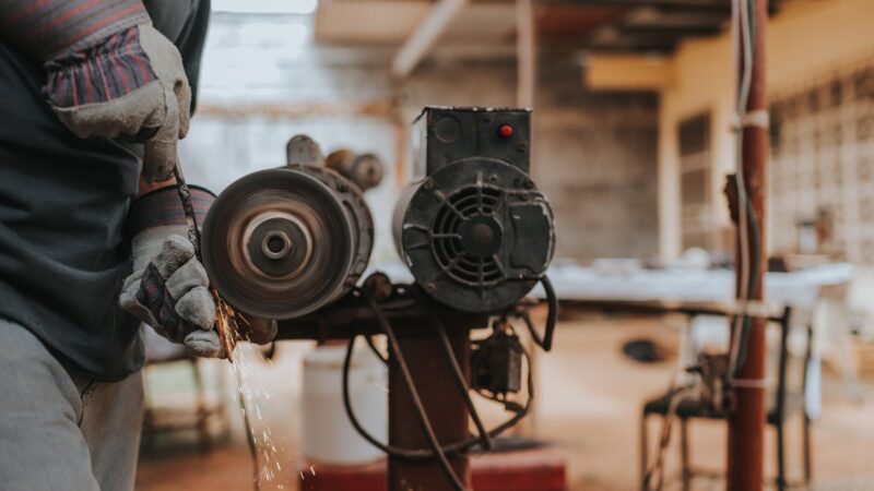 Why You Should Only Hire Professional Metal Crafting Services – A Quick Look