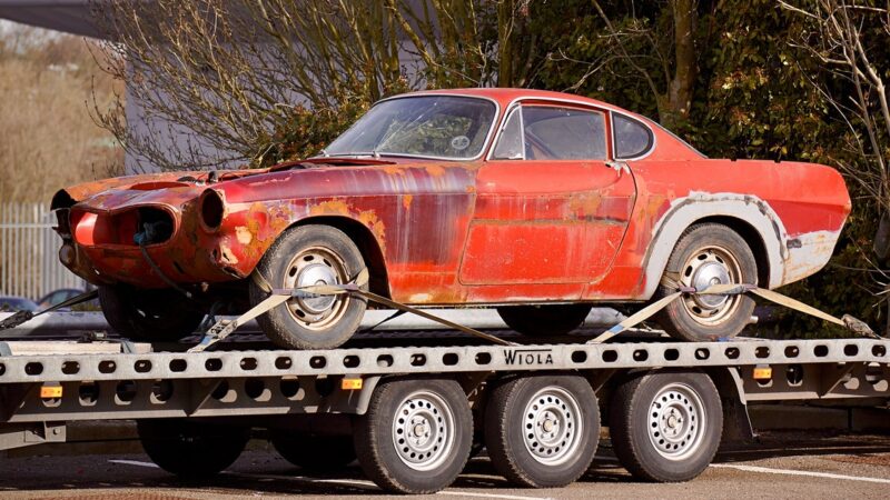 Taking a Closer Look at the Importance of Selling or Buying Junk Cars from Pros