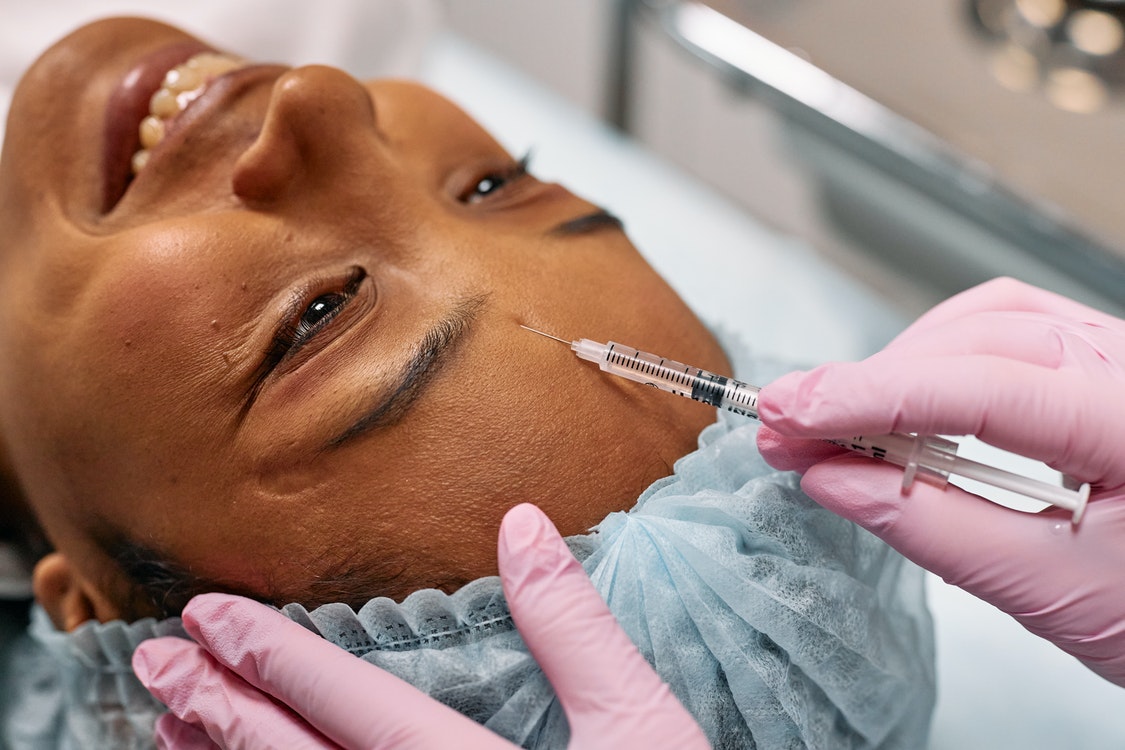 Getting a Botox Treatment – Why More and More People are Hopping on the Trend