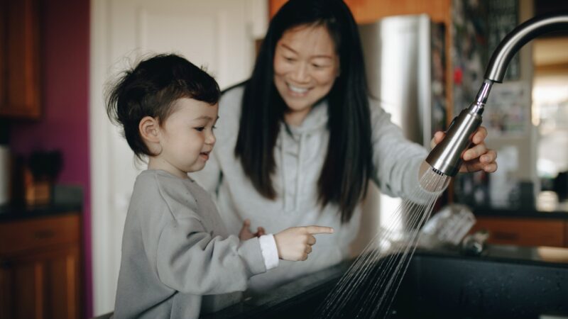 Discussing the Awesome Benefits That Newer Kitchen Sinks Offer – A Quick Look