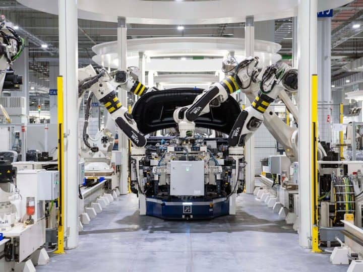 Singapore Manufacturers Face Automation Cliff: Training Budgets Double as Workforce Pivots from Assembly to Robotics